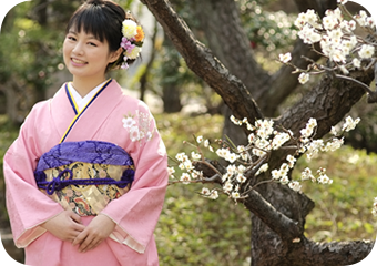 江東区内の清澄庭園や富岡八幡宮など、趣のある場所でロケーション撮影もいたします。